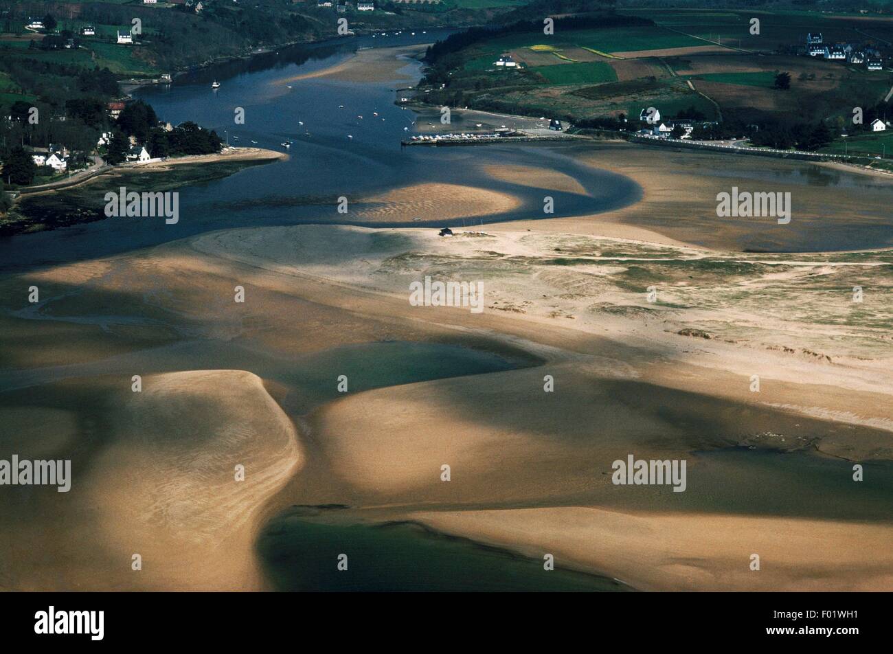 Gezeiten Schwingungen, Bretagne, Frankreich. Luftaufnahme. Stockfoto