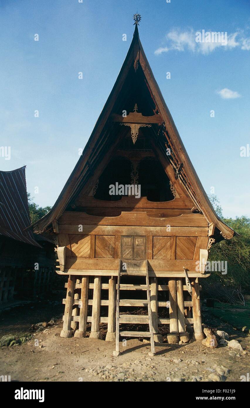 Batak-Häuser in der Nähe von Lake Toba, Sumatra, Indonesien. Stockfoto