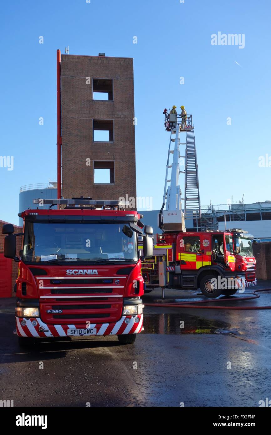 Feuerwehr Ausbildung an einer Feuerwache Bohren Turm in Glasgow, Schottland, Europa. Stockfoto