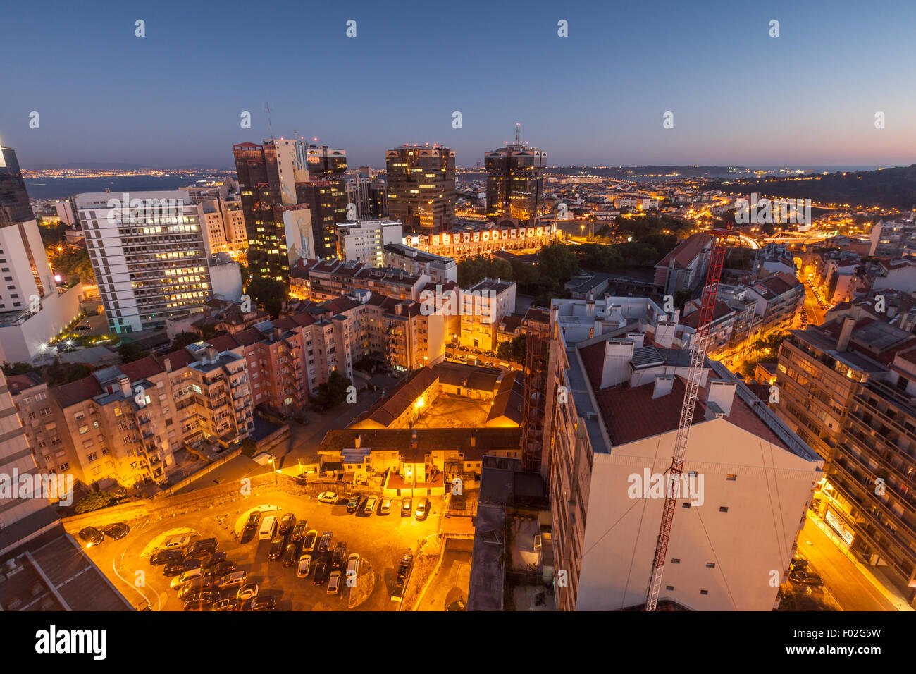 Luftaufnahme des Viertels Amoreiras Skyline bei Nacht, Estremadura, Lissabon, Portugal Stockfoto