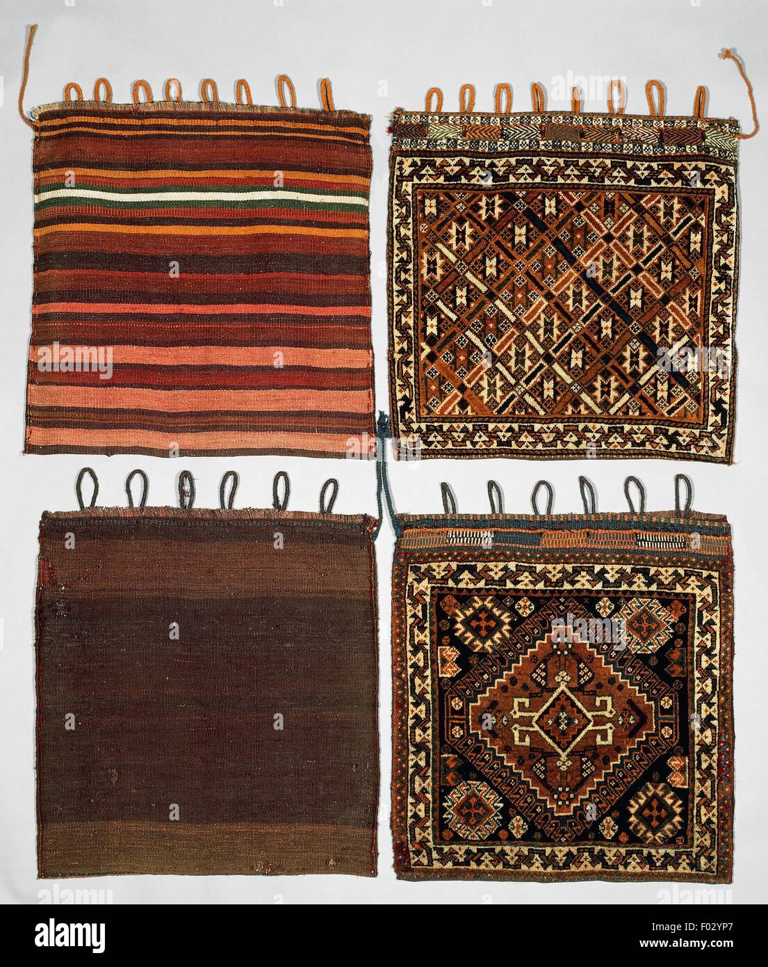 Khordjin oder Khorjun, Wolle Taschen für Artikel des täglichen Bedarfs mit Kharchanghi Stammes-Symbole und Kizil Gaichi Motiven, Fars Provinz, Iran. Stockfoto