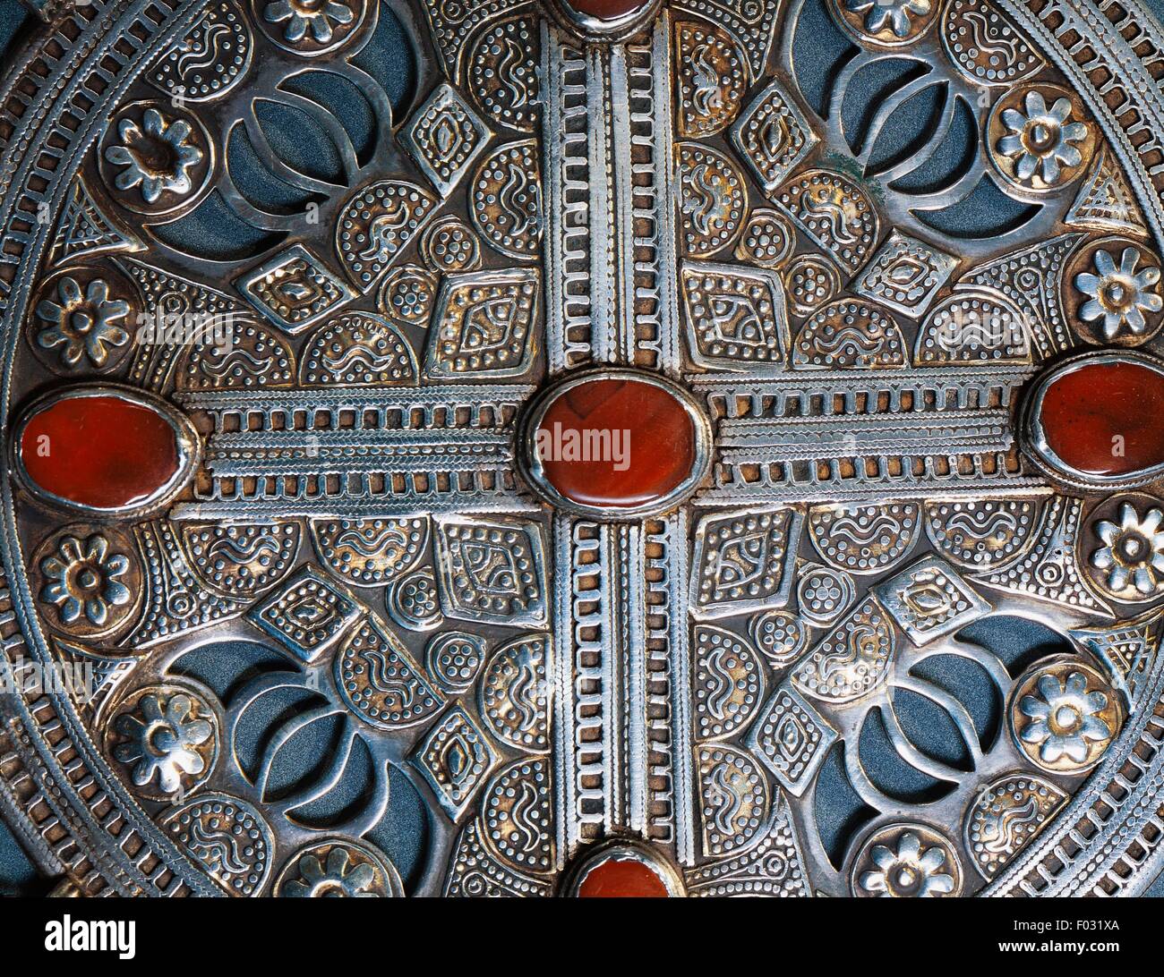 Teilweise feuervergoldeten Silber Anhänger und Karneol, Yomud-Turkmenen, Zentralasien. Detail. Stockfoto