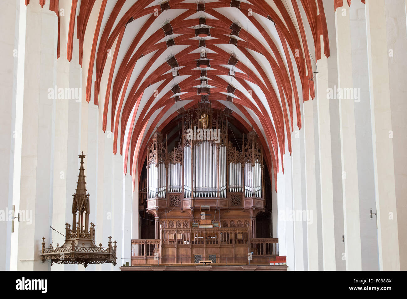 Ein Blick auf die Sauer-Orgel-Orgel in der Thomaskirche-Kirche in Leipzig, Deutschland 5. August 2015. Die cleanin Gof die Kirchenorgeln wird voraussichtlich ab August 2015 2016 berücksichtigt. FOTO: PETER ENDIG/DPA Stockfoto