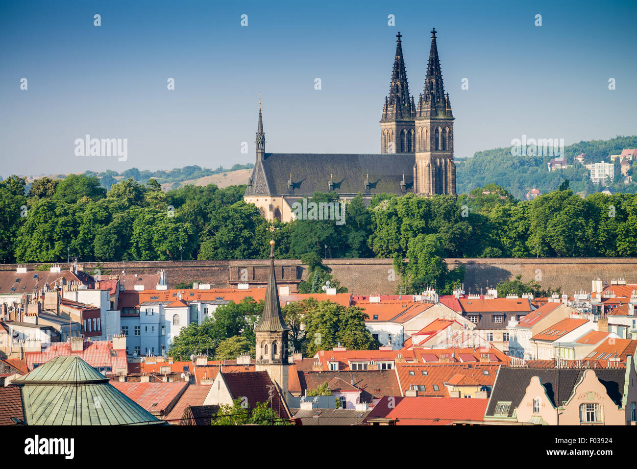 Vysehrad, Prag, Tschechien - Türme der Kapitelsaal Church of Saint Peter and Paul Stockfoto