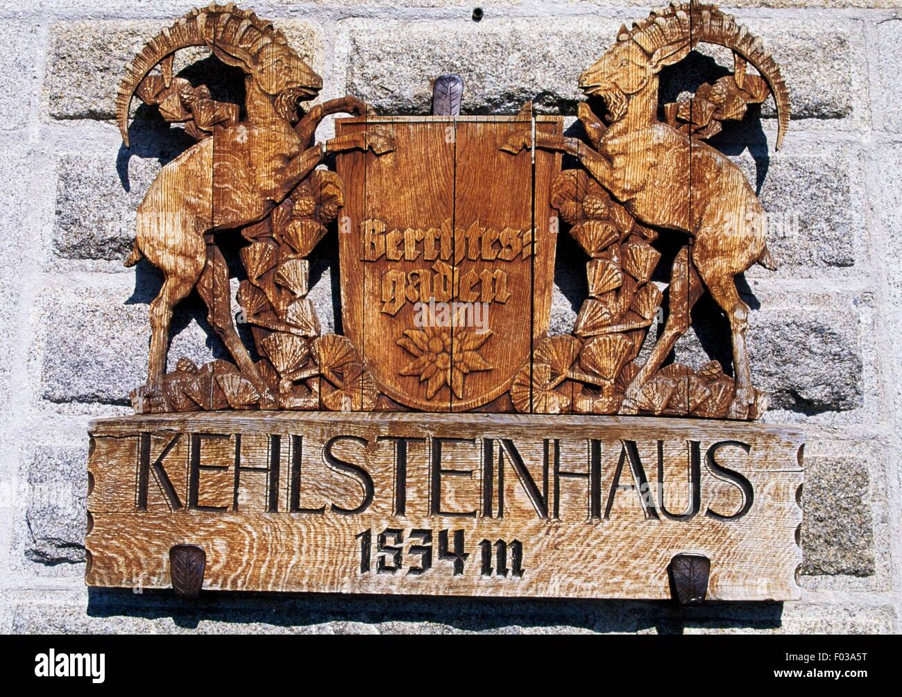 Zeichen für das Kehlsteinhaus, genannt das Kehlsteinhaus, Adolf Hitlers Refugium in den Bergen, Nationalpark Berchtesgaden (Nationalpark Berchtesgaden), Bayern, Deutschland. Stockfoto