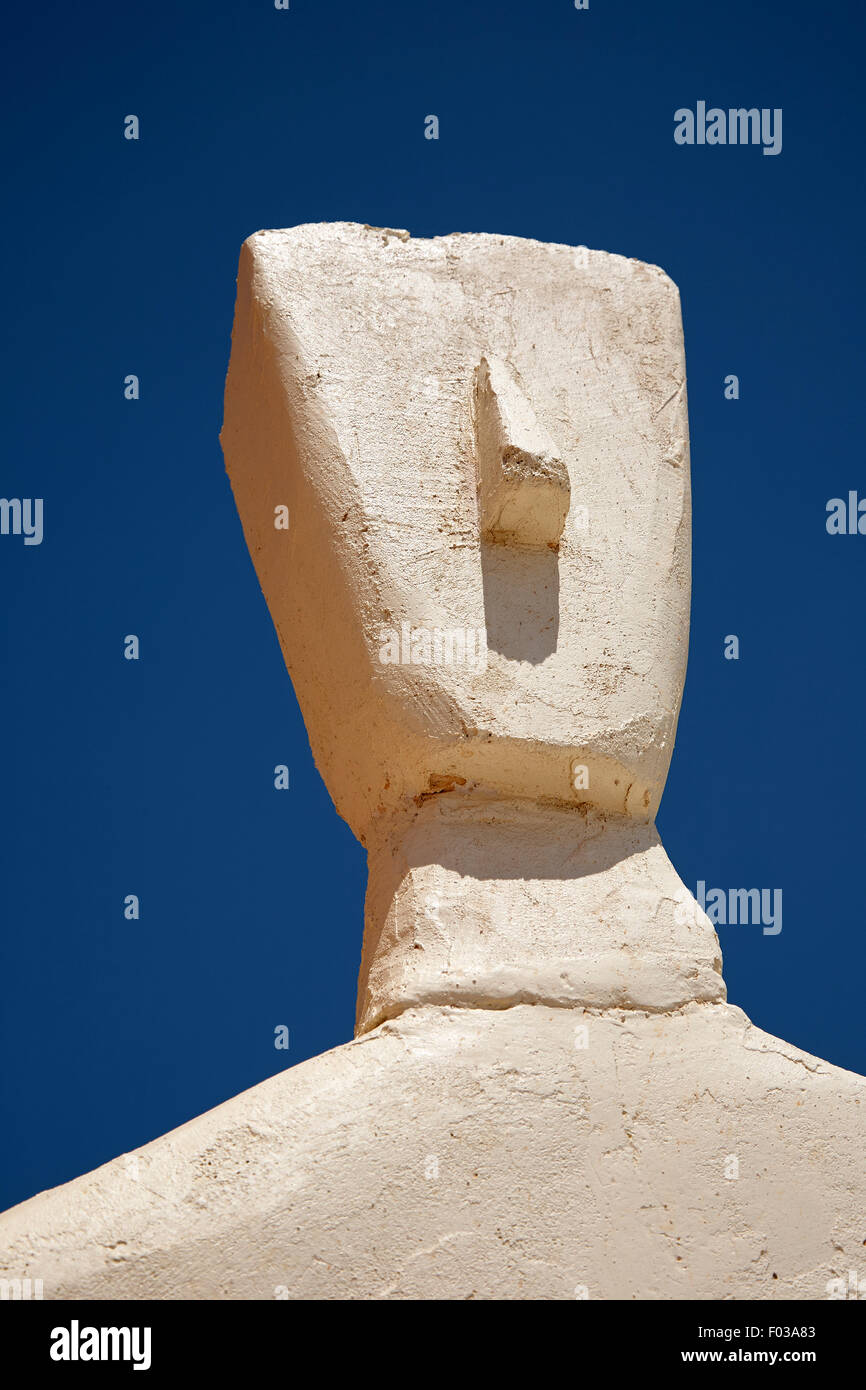 Moderne griechische Statue von einem Kopf und Schultern außerhalb vor blauem Himmel Stockfoto