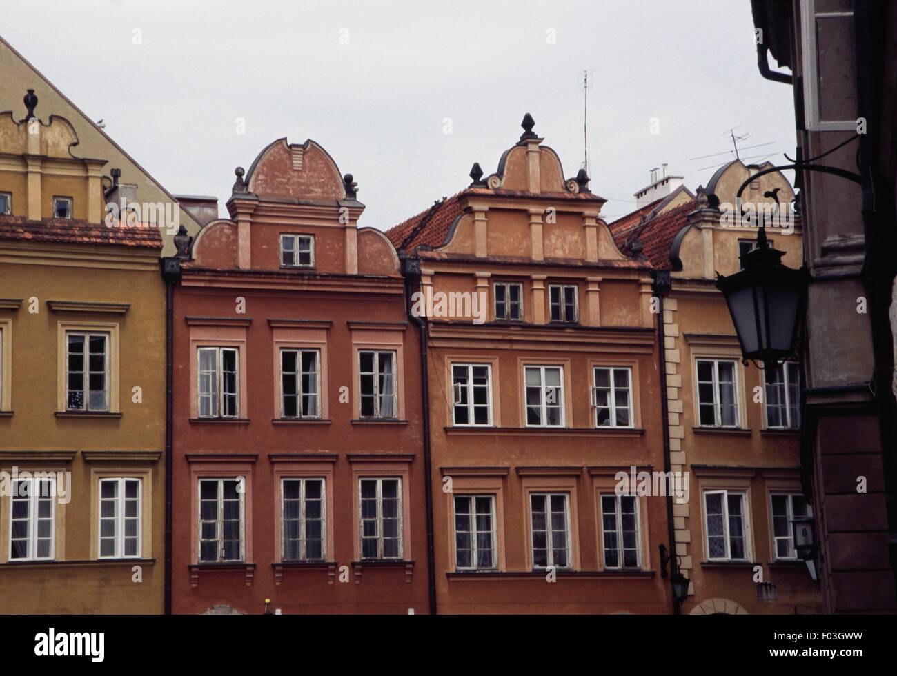 Gebäude in Piazza del Canonicato (Platz der Domherren) (Kanonia), Warschau, Polen. Stockfoto