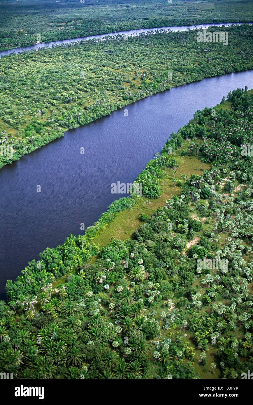 Luftaufnahme des Rio Preguicas im Lencois Maranhenses National Park (gegründet 1981) - Bundesstaat Maranhao, Brasilien Stockfoto