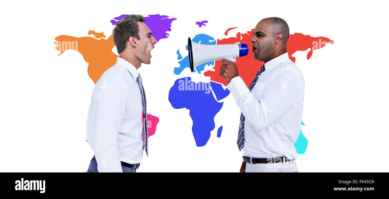 Zusammengesetztes Bild der Geschäftsmann mit einem Megaphon an seinem Kollegen schreien Stockfoto