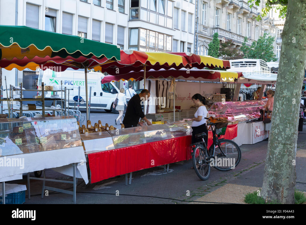 Markt am Place Broglie, Straßburg Stockfoto