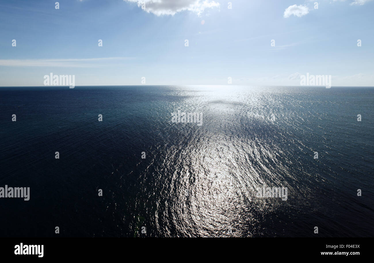 Schönen Blick aufs Meer und bewölktem Himmel Stockfoto