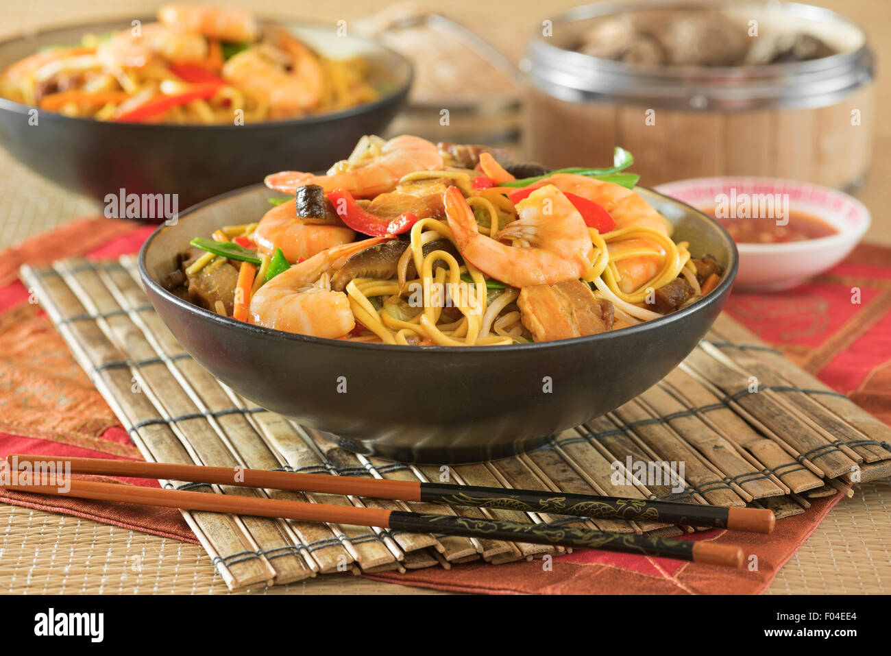 King Prawn Chow Mein. Garnelen gebratene Nudeln. Chinesisches Essen ...