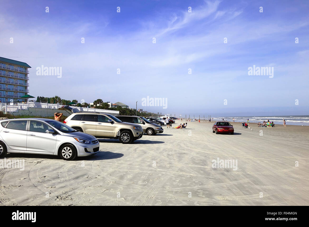 Autos fahren auf der Daytona Beach, Florida Stockfoto
