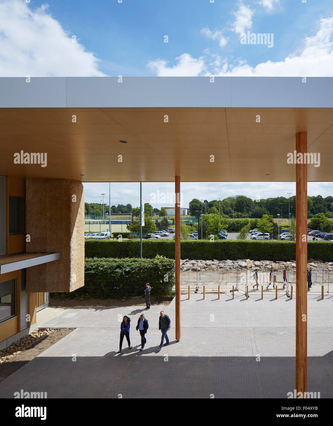Höhe vom ersten Stock in Richtung Zirkulation Hof. Das Enterprise Centre UEA, Norwich, Vereinigtes Königreich. Architekt: Archity Stockfoto