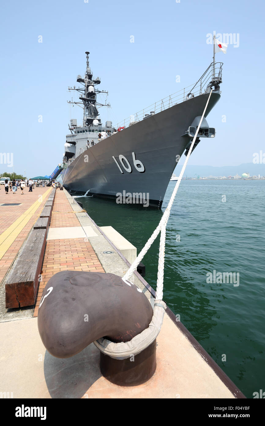 Aegis ausgerüstet Zerstörer JS SAMIDARE im Takamatu Hafen. Japan Maritime Self-Defense Force. Stockfoto