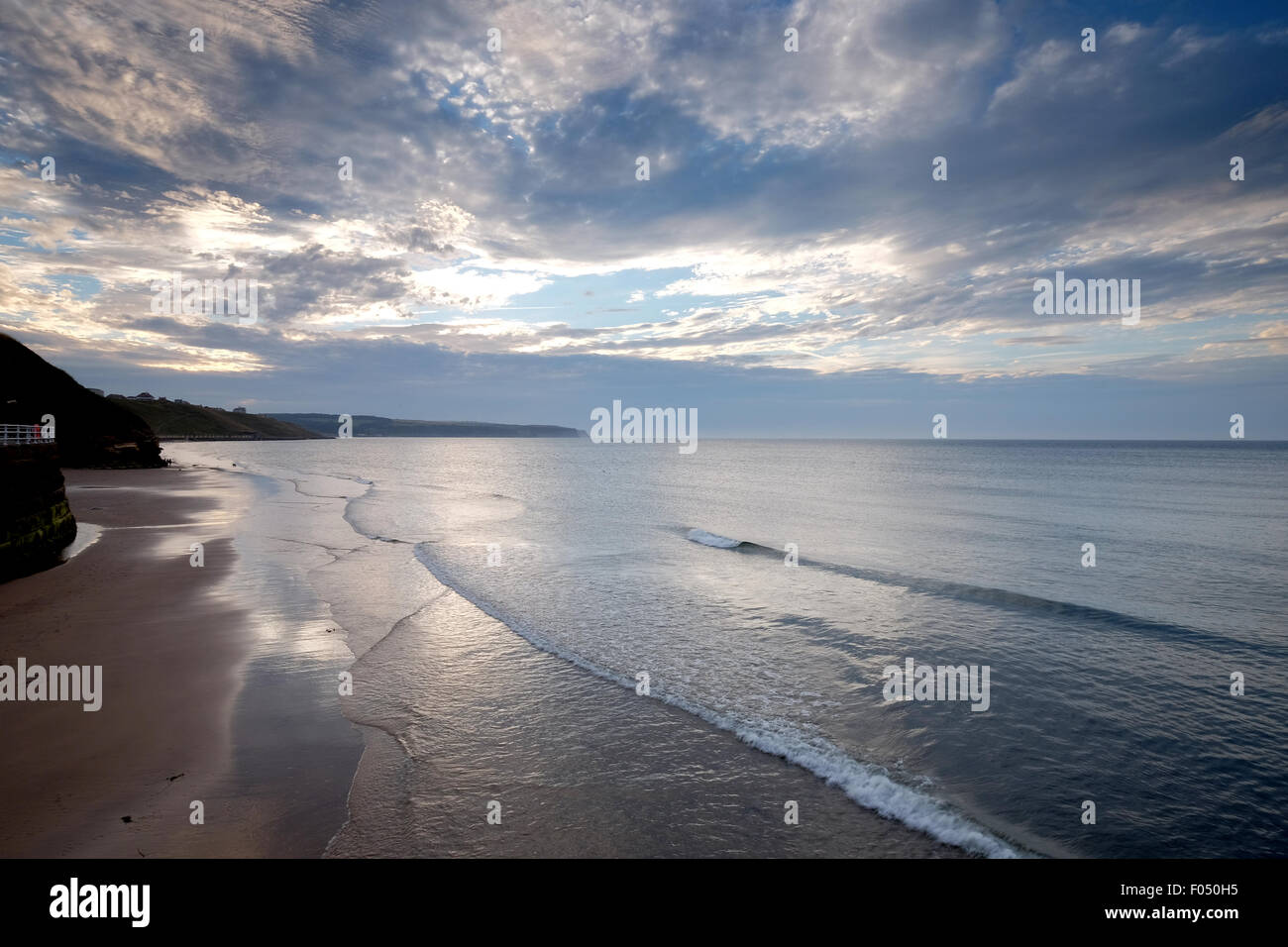 Whitby Strand bei Dämmerung, Whitby, North Yorkshire, UK Stockfoto