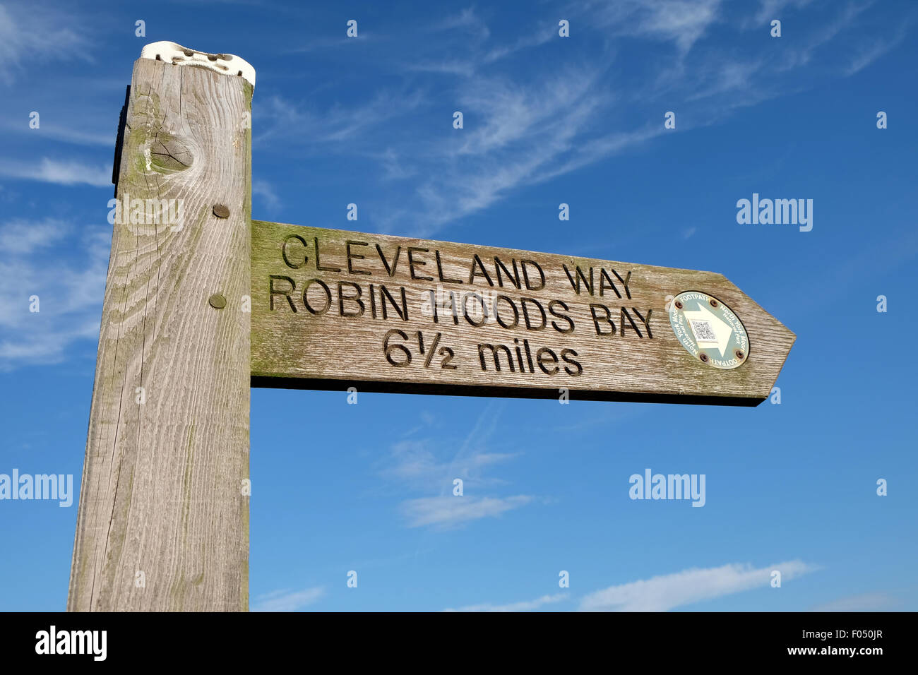 Melden Sie sich für den Cleveland Weg Fußweg zu Robin Hoods Bay in Yorkshire Stockfoto