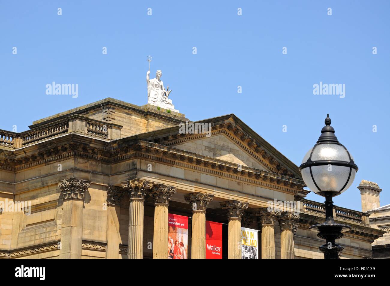 Walker Art Gallery und Britannia Statue, Liverpool, Merseyside, England, Vereinigtes Königreich, West-Europa. Stockfoto