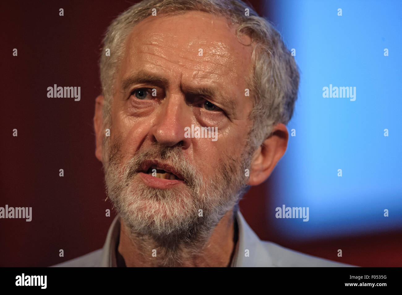 Norwich, Norfolk, Großbritannien. 6. August 2015. Arbeitsrechtlichen Führung Kandidat, Jeremy Corbyn, MP bei einer Kundgebung in Norwich, Norfolk Fotografie Labour Führung Kandidat, Jeremy Corbyn, MP bei einer Kundgebung in Norwich, Norfolk Fotografie Credit: Jason Bye/Alamy Live News Stockfoto