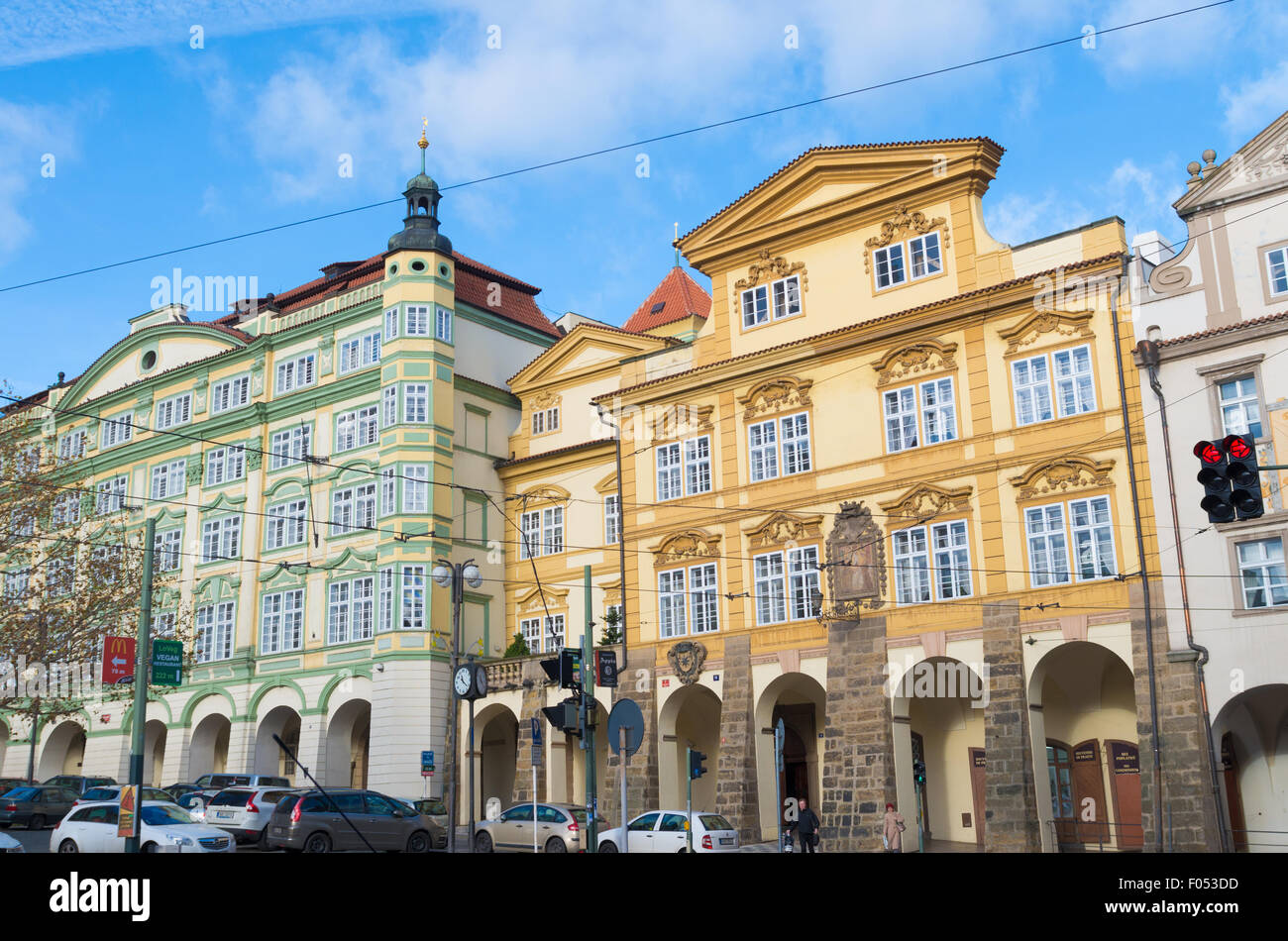 Typische Fassaden der Häuser im Zentrum unteren Stadt. Prag gilt als eines der schönsten c Stockfoto