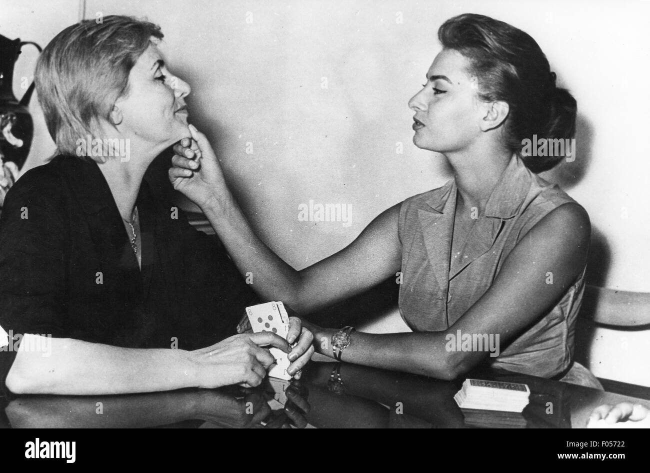 Loren, Sophia, * 20.9.1934, italienische Schauspielerin, halbe Länge, mit ihrer Mutter Romilda Villani, 1950er Jahre, Stockfoto