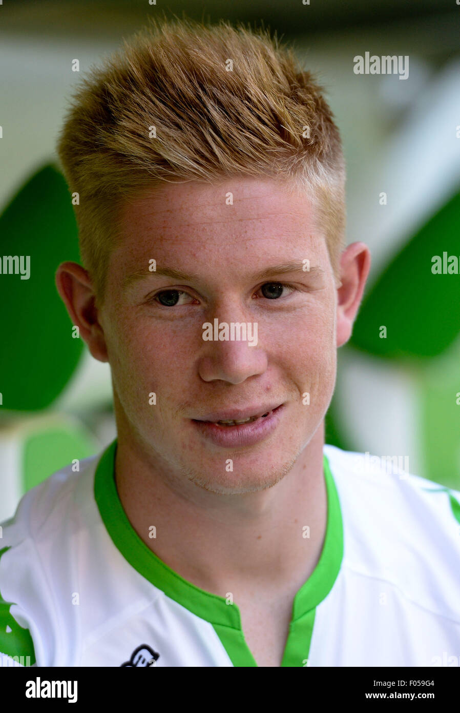 Wolfsburg, Deutschland. 5. August 2015. VfL Wolfsburg-Spieler Kevin de Bruyne in der Volkswagen Arena in Wolfsburg, Deutschland, 5. August 2015 abgebildet. Foto: PETER STEFFEN/DPA/Alamy Live-Nachrichten Stockfoto