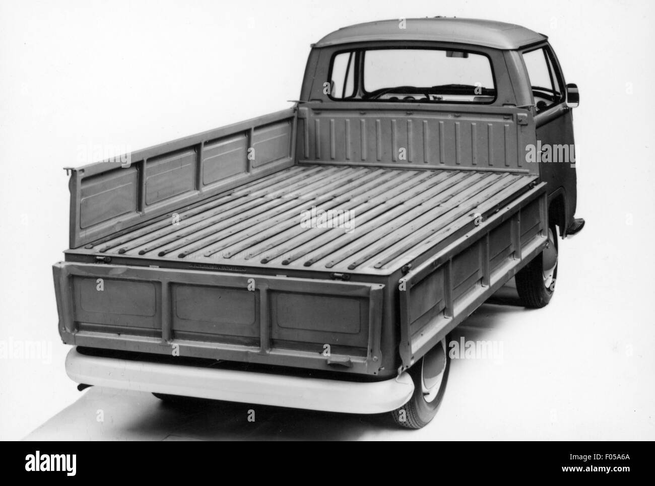 Transport / Transport, Auto, Fahrzeugvarianten, Volkswagen, VW T2 van Pritschenwagen, 60er/70er Jahre, Zusatzrechte-Abfertigung-nicht vorhanden Stockfoto