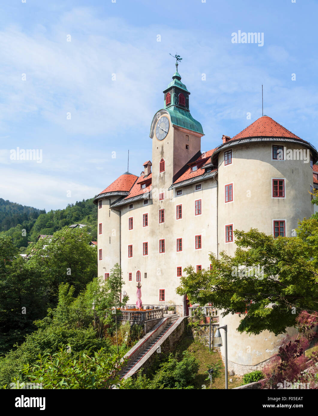 Idrija, slowenische Küste, Slowenien.  Gewerkenegg Burg.  Die Burg beherbergt das Stadtmuseum. Stockfoto