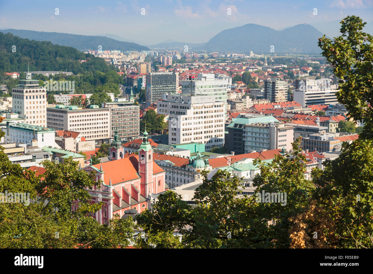 Ljubljana, Slowenien.  Gesamtansicht des Stadtzentrums. Stockfoto