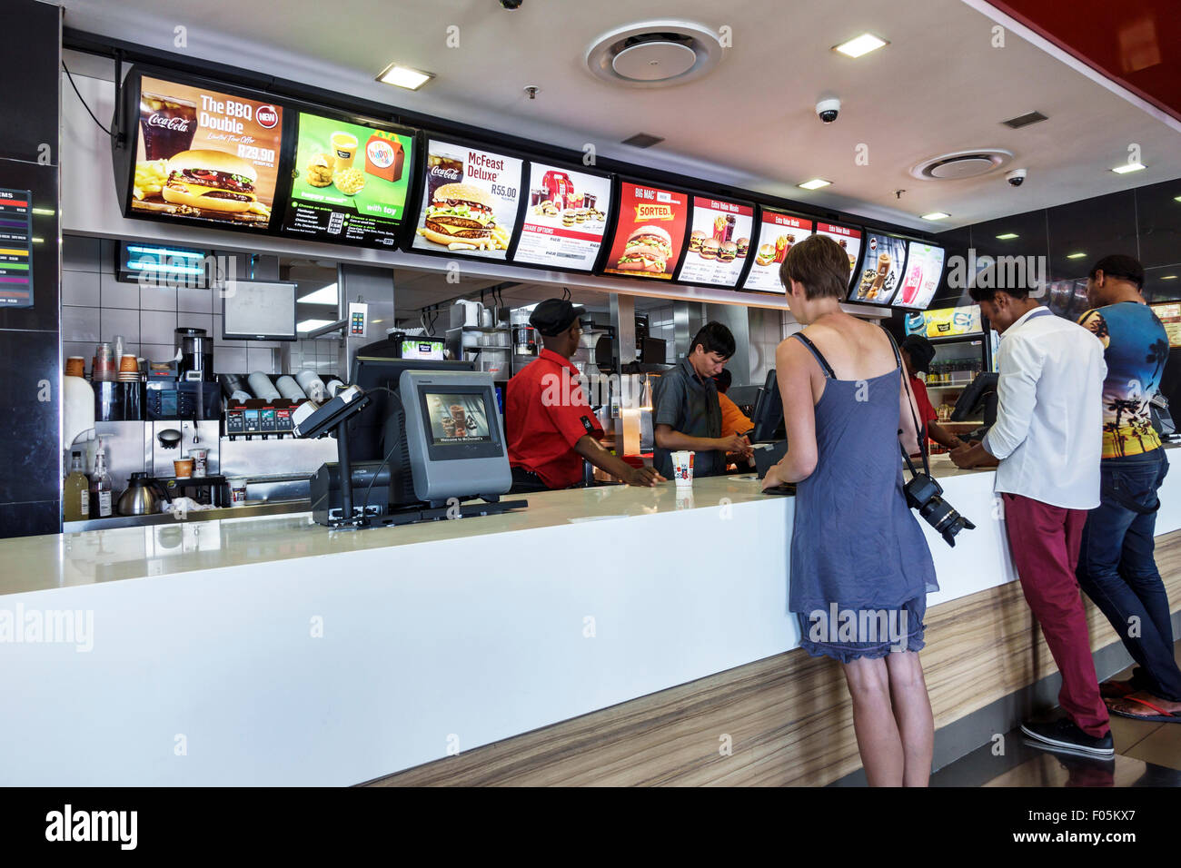 Kapstadt Südafrika, V & A Victoria Alfred Waterfront, McDonald's, Restaurants, Restaurants, Restaurants, Restaurants, Cafés, Fast Food, innen, Menü, beschäftigen Stockfoto