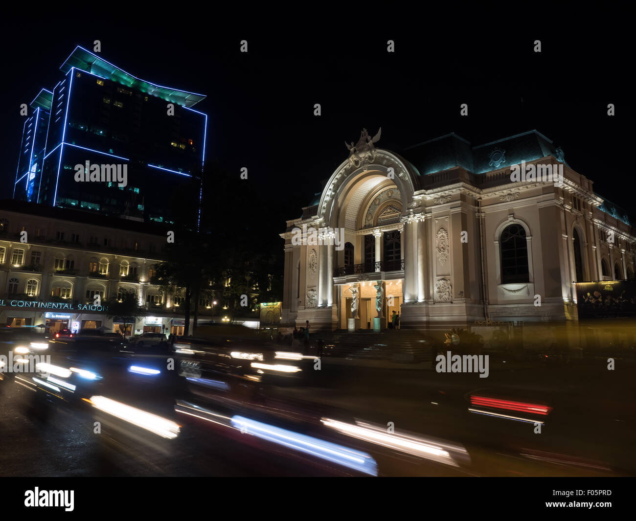 Das Saigon Opernhaus (aka die Municipal Theatre von Ho Chi Minh City), in der Nacht in Ho-Chi-Minh-Stadt (Saigon), Vietnam Stockfoto