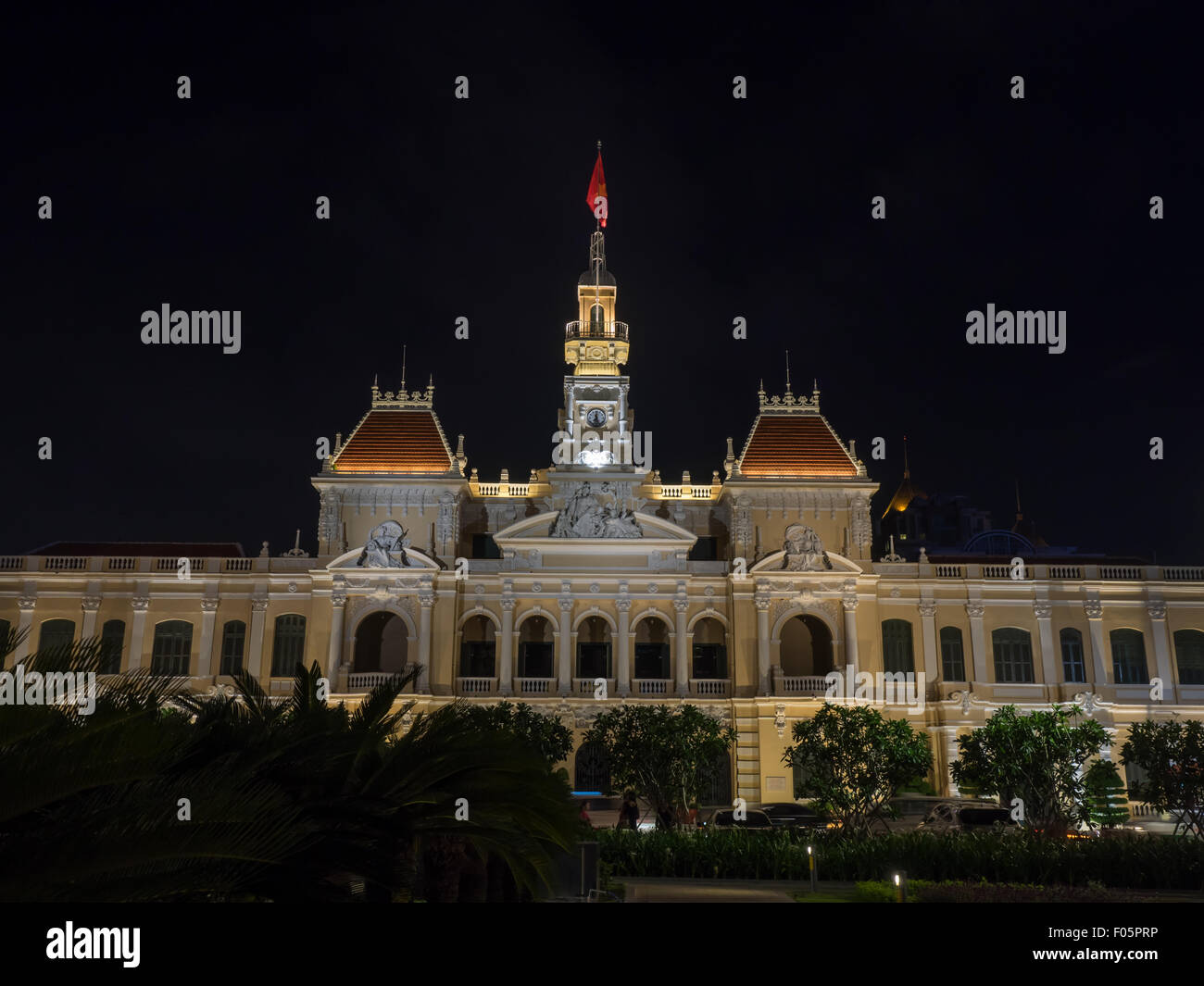 Rathaus, Saigon, Vietnam in der Nacht Stockfoto