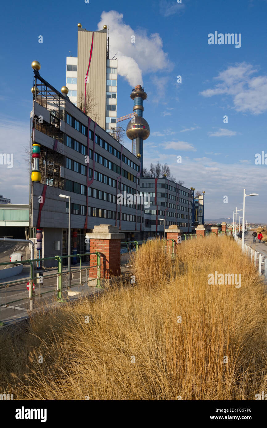 Der Bezirk Heizung Anlage (Müllverbrennungsanlage) der Spittelau in Wien, entworfen von Friedensreich Hundertwasser Stockfoto