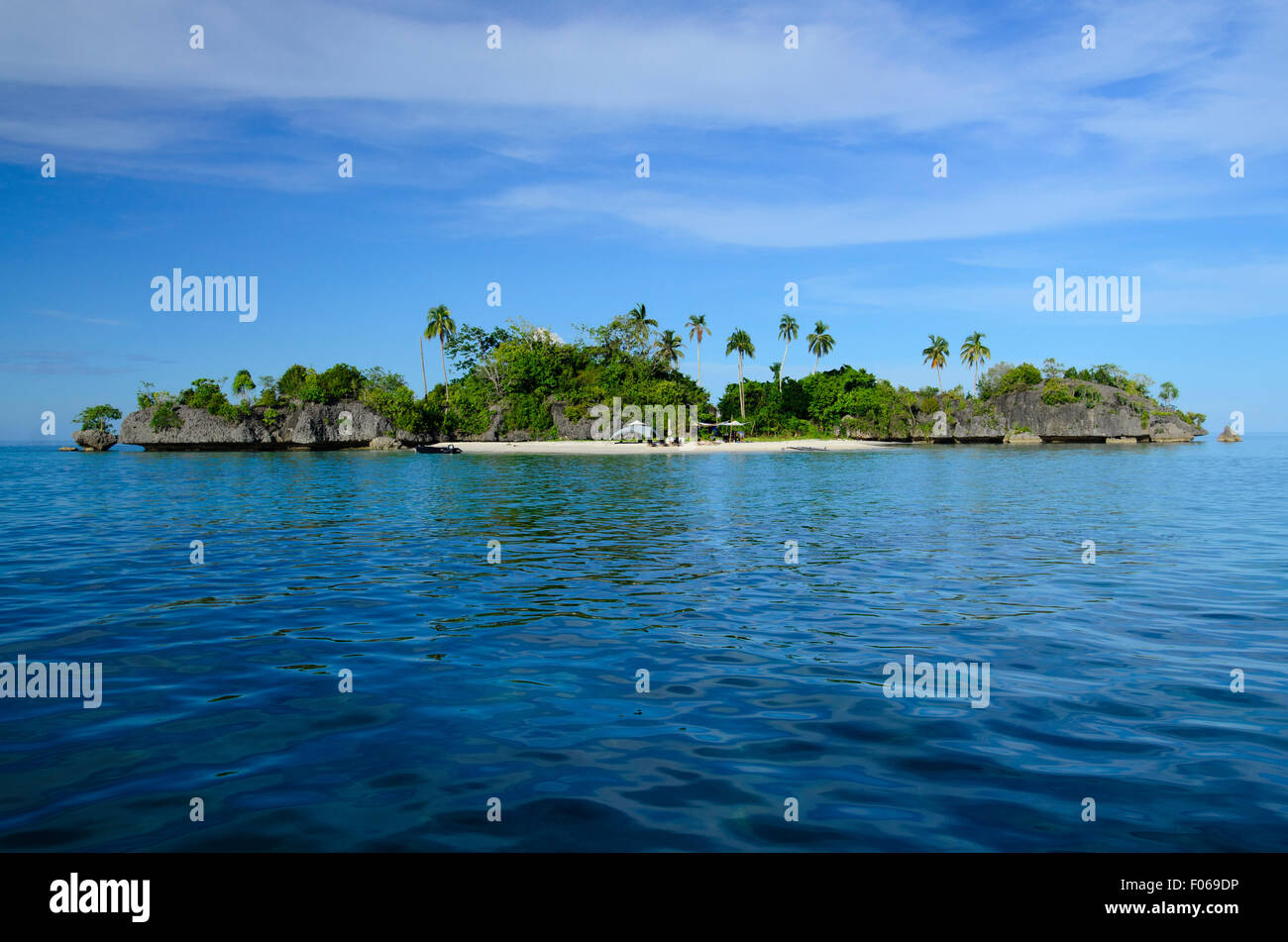 Ein kleiner Strand Insel im Bereich Misool, Raja Ampat, West-Papua, Indonesien, Pazifik Stockfoto