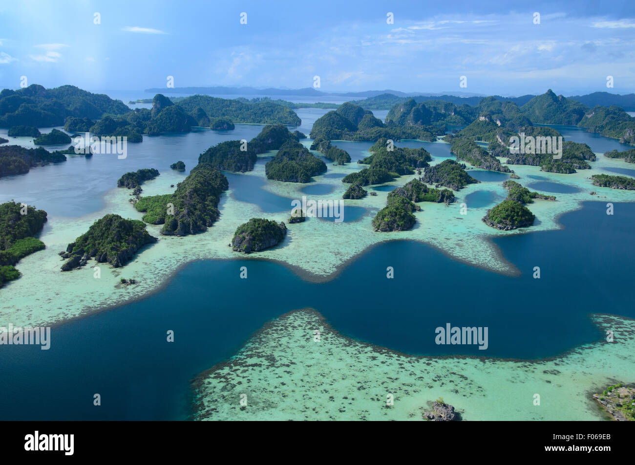 Luftaufnahme des Gebiets Misool, Misool, Raja Ampat, West Papua, Indonesien, Pazifik Stockfoto