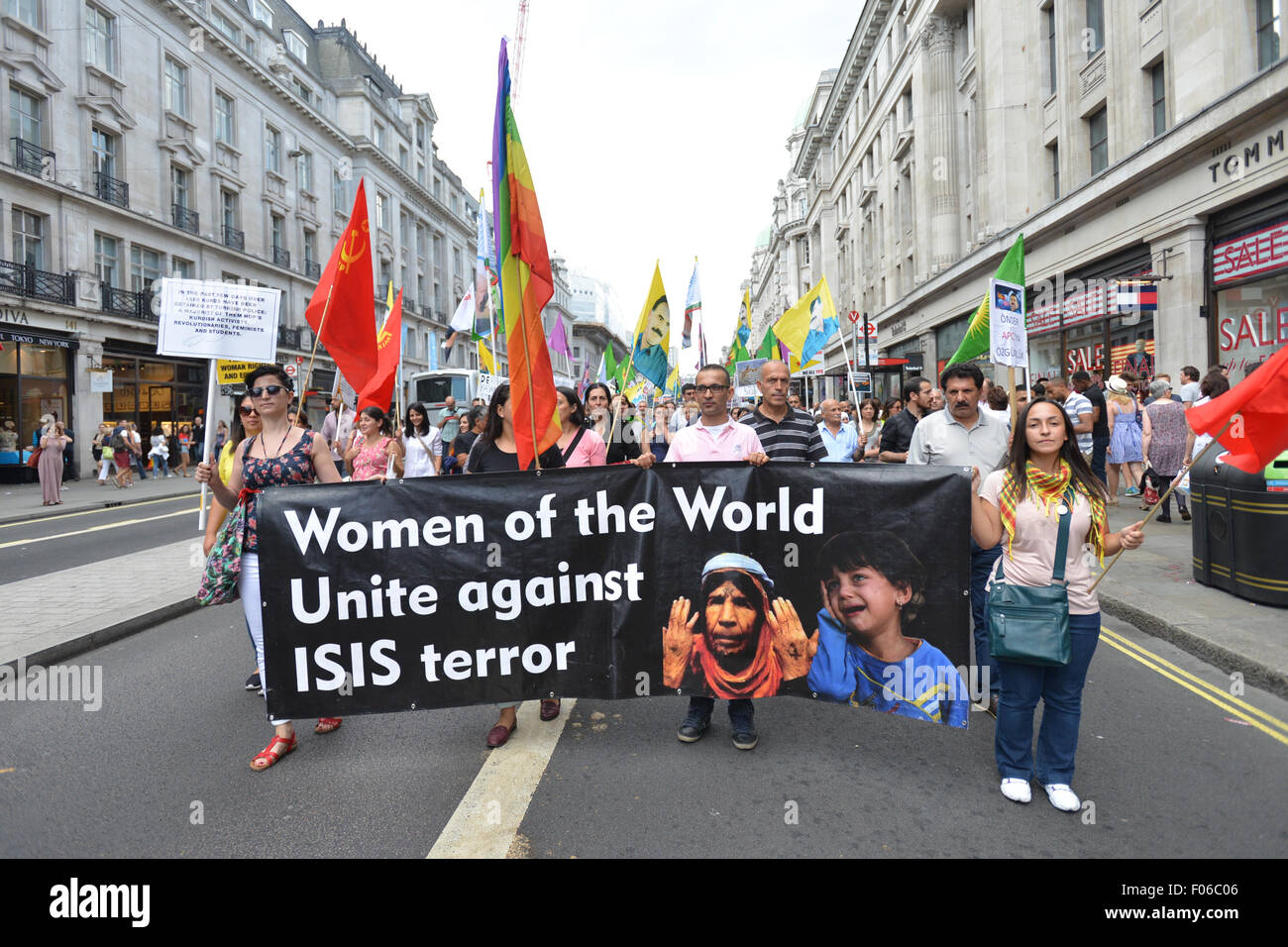 Whitehall, London, UK 1. August 2015. Kurden protest gegenüber Downing Street über die Massaker in Suruc von ISIS © Matthew Chatt Stockfoto