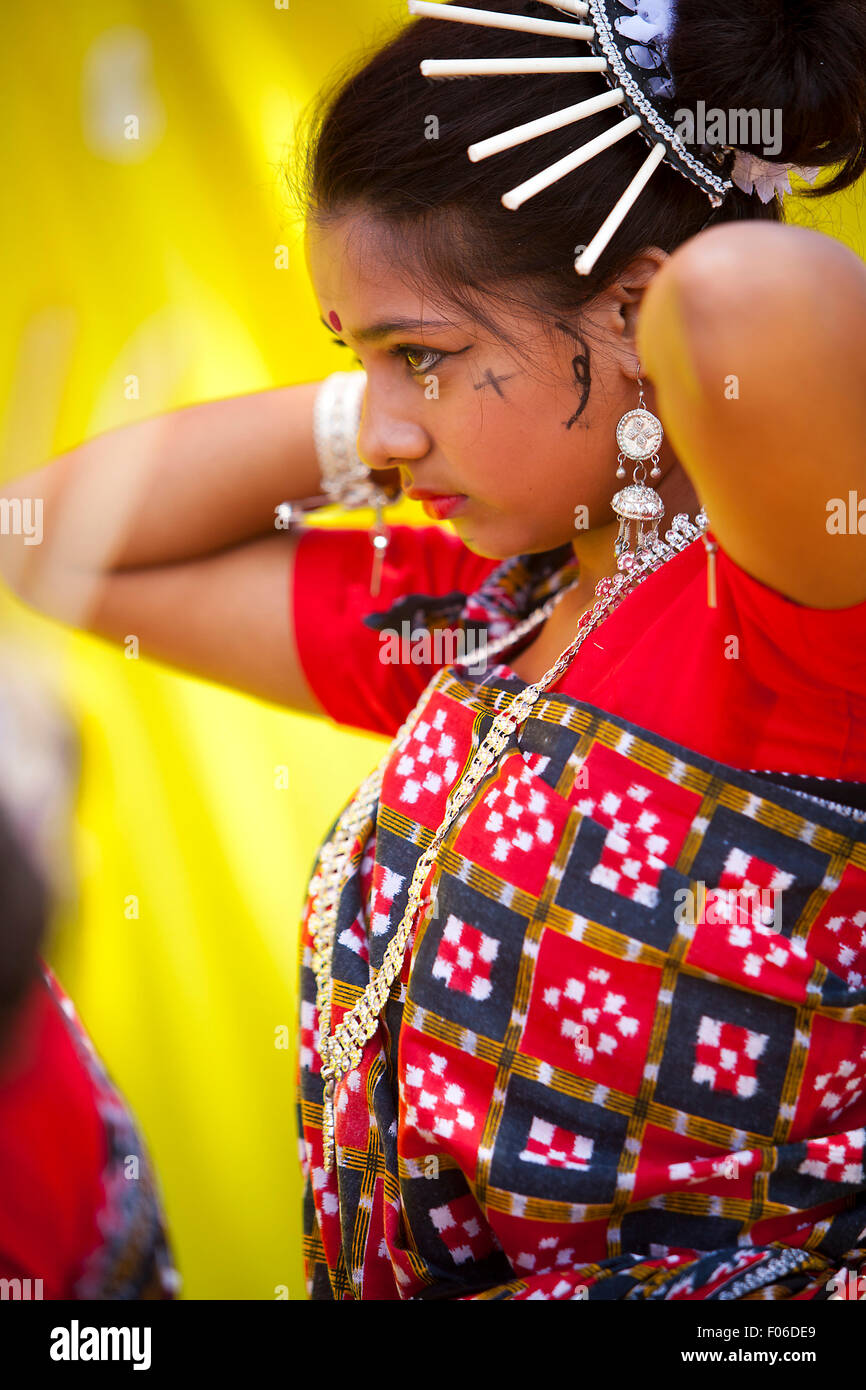 Tänzerin, traditionellen indischen Tanz Performer bei Hare Krishna Festival 2015, Venice Beach, Kalifornien Stockfoto