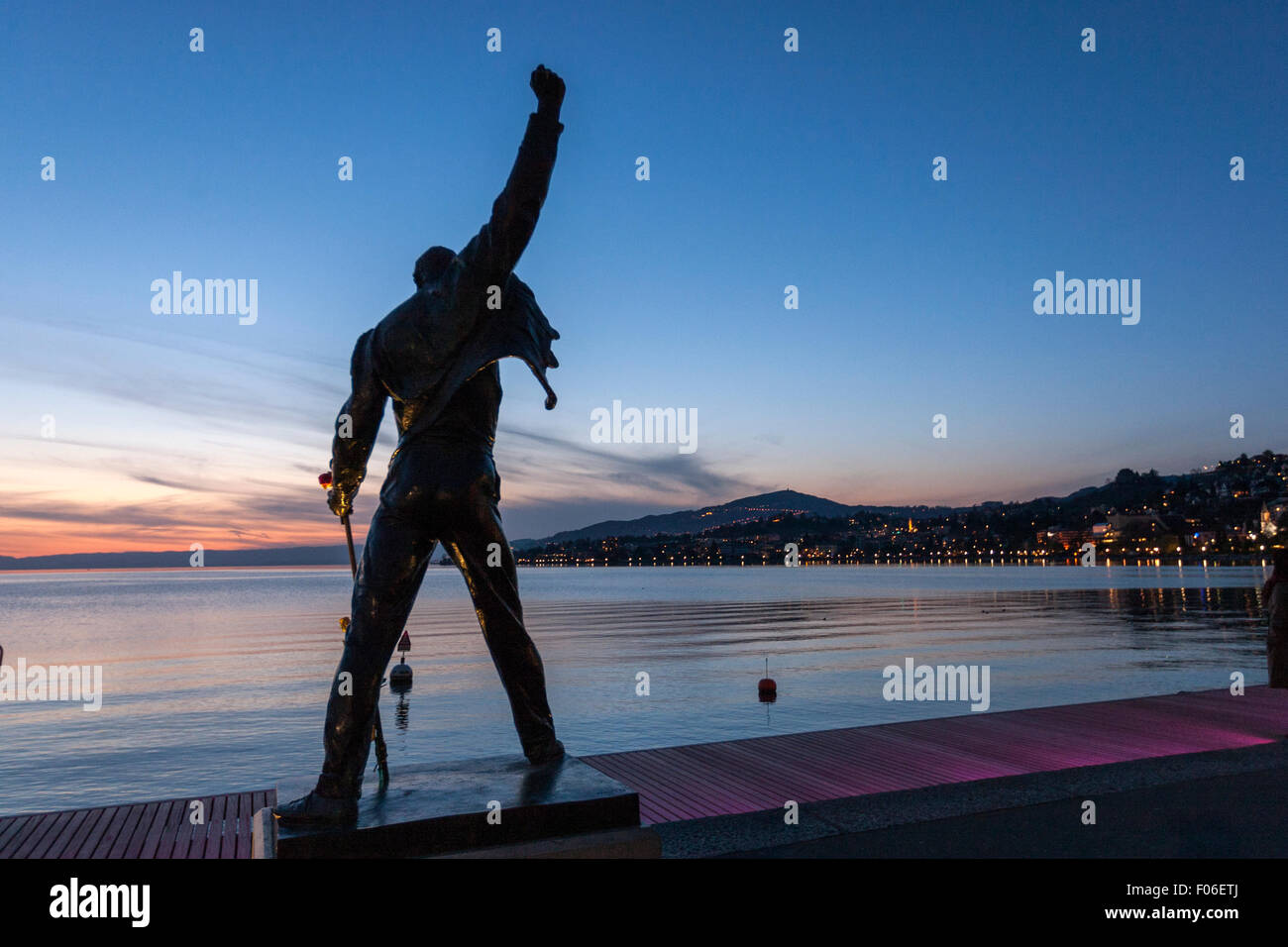 Freddie Mercury Statue des tschechischen Künstlers Irena Sedlecka, am Marktplatz mit Blick auf den Genfer See. Montreux Stockfoto