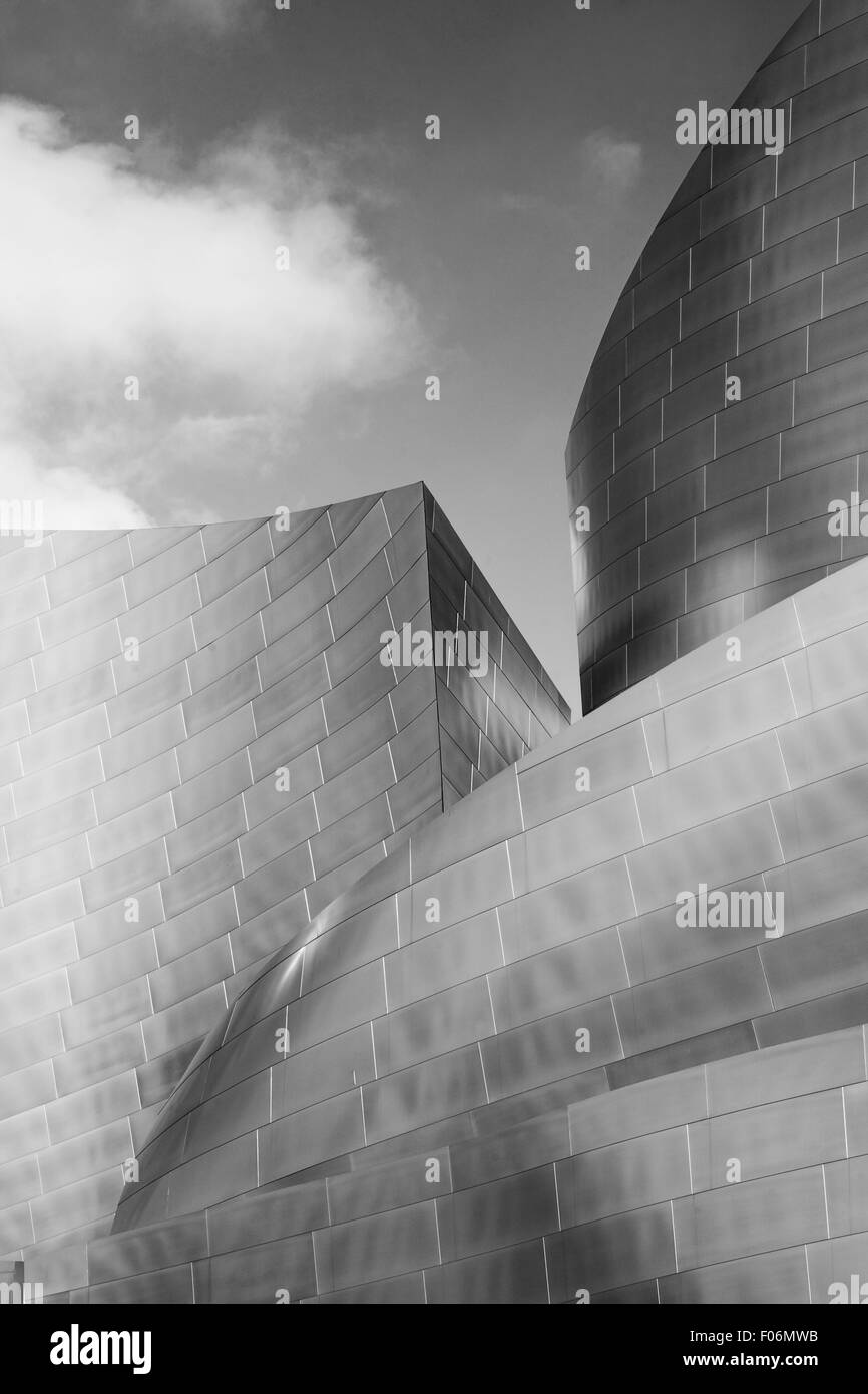 LOS ANGELES - 26 Juli: Walt Disney Concert Hall in der Innenstadt von Los Angeles am 26. Juli 2015. Der Konzertsaal beherbergt das Los Angel Stockfoto