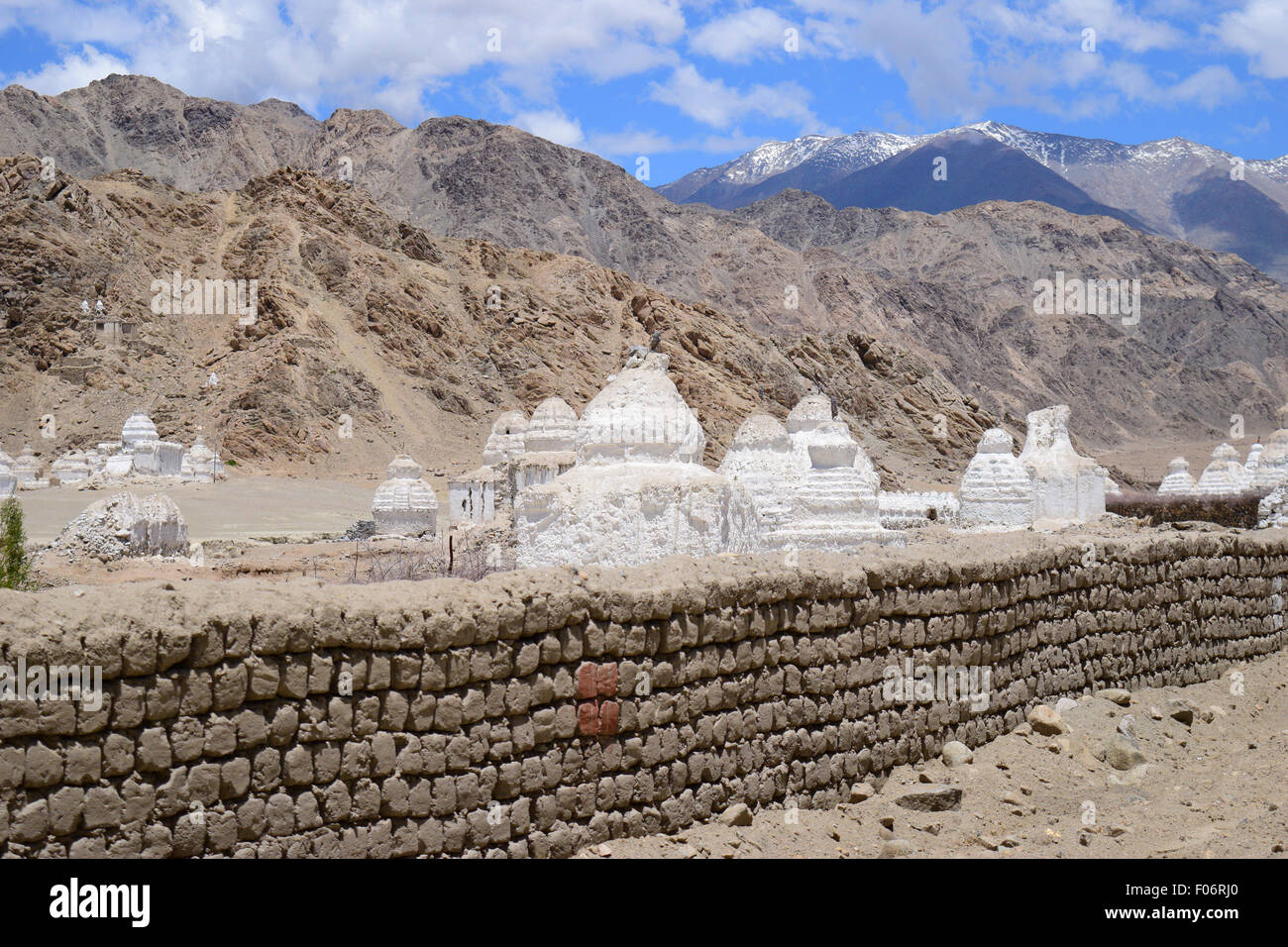 Buddhistischen Stupas in Leh Ladakh Kloster Indien Stockfoto