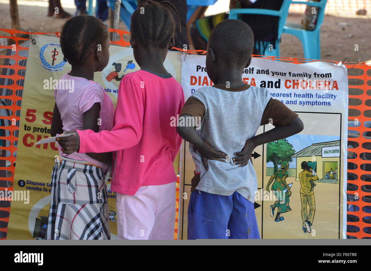 Juba, Südsudan. 31. Juli 2015. Médecins Sans Frontières (MSF) weiterhin Impfprogramme gegen Cholera in Juba und seine Umgebung durchzuführen, selbst als es verkündet, daß die Epidemie Verminderung ist. Bereiche in der Hauptstadt, darunter Malakia unter anderem und den Außenbezirken einschließlich Atla Bara und Kator haben alle vom Körper Gesundheit Nächstenliebe in ihrem Bestreben, Juba der tödlichen Krankheit befreien huschte worden. © Samir Bol/ZUMA Wire/ZUMAPRESS.com/Alamy Live-Nachrichten Stockfoto