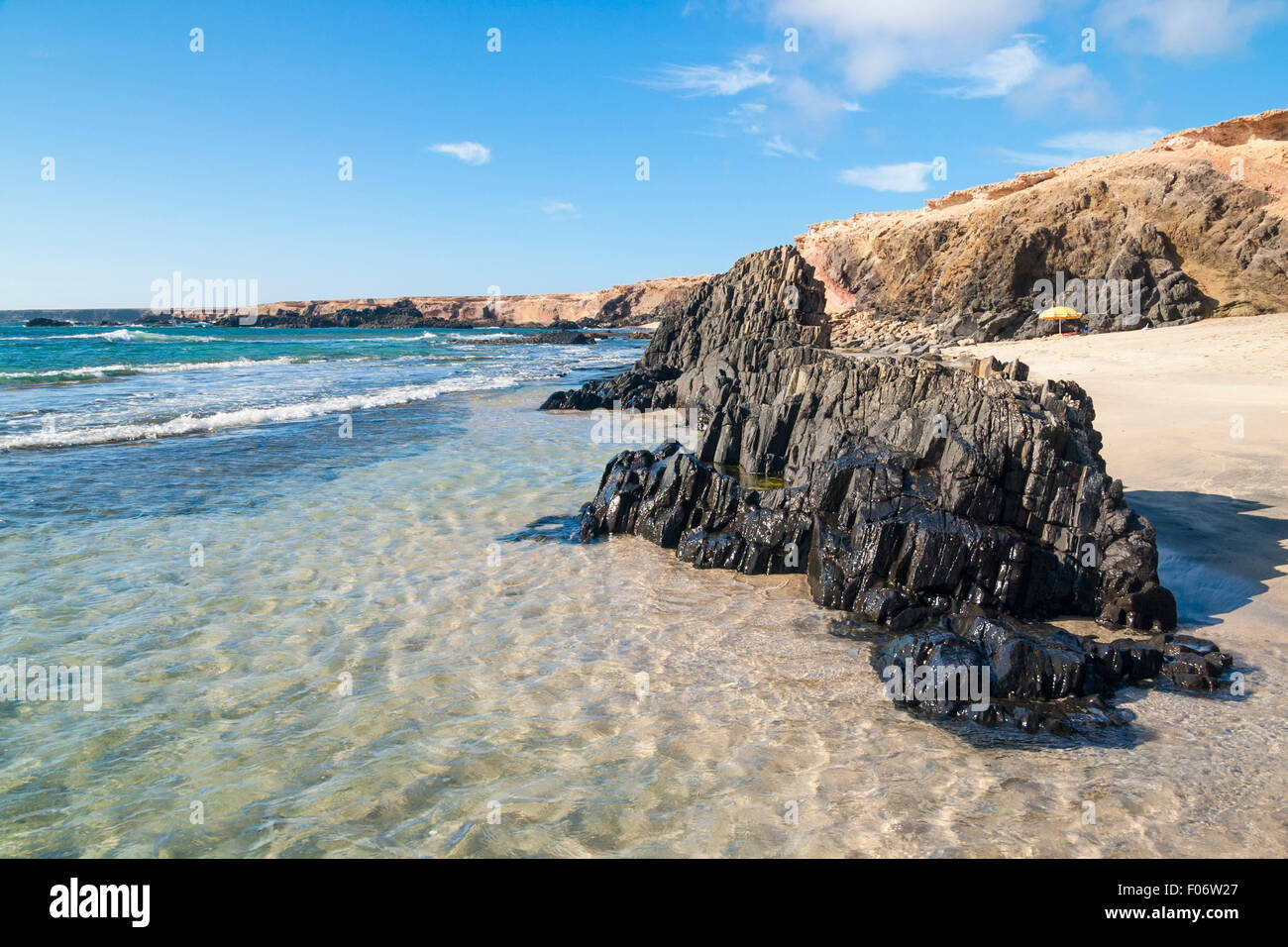 Verlassener Strand abseits der ausgetretenen Pfade in Punta de Jandia an der Südküste die meisten Punkt von Fuerteventura, Kanarische Inseln, Spanien. Stockfoto