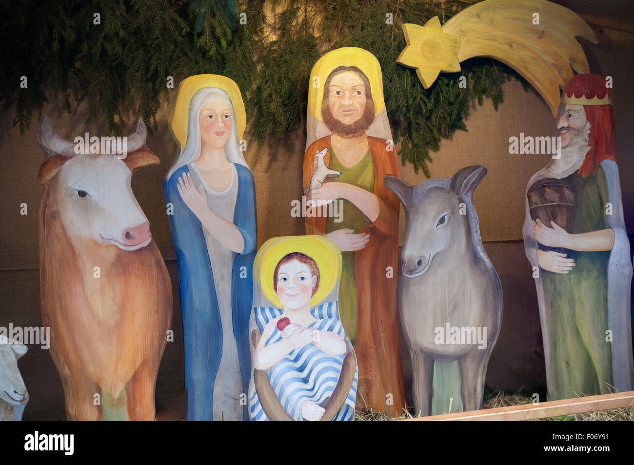 Platte mit Weihnachtsdekoration, die Geburt Jesu Christi darstellt Stockfoto