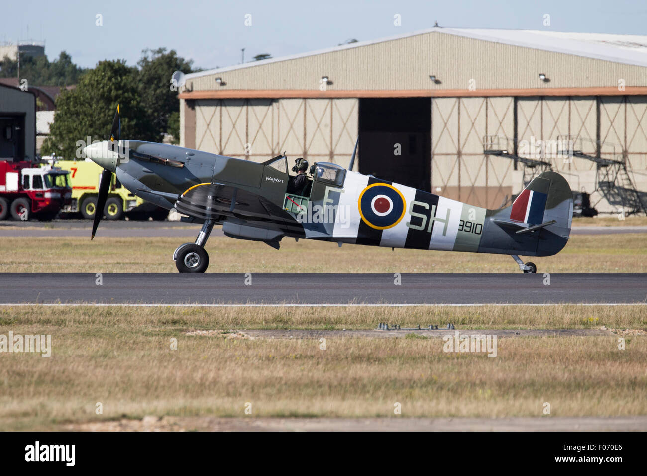 Battle of Britain Memorial Flight Spitfire Mk Vb am 2015 Royal International Air Tattoo Stockfoto