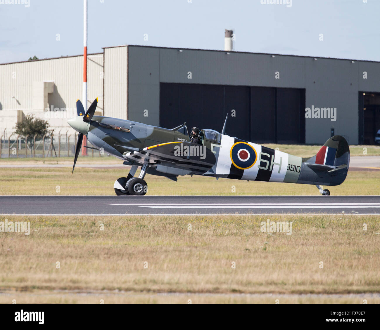 Battle of Britain Memorial Flight Spitfire Mk Vb am 2015 Royal International Air Tattoo Stockfoto