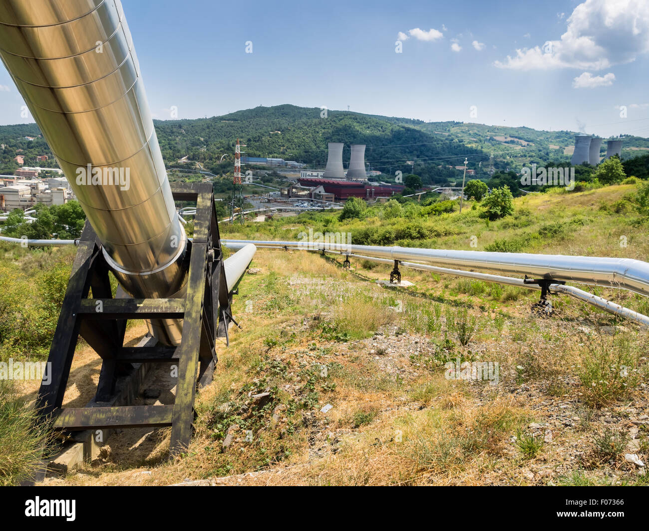 Geothermie-Kraftwerk in Larderello Toskana - Italien Stockfoto