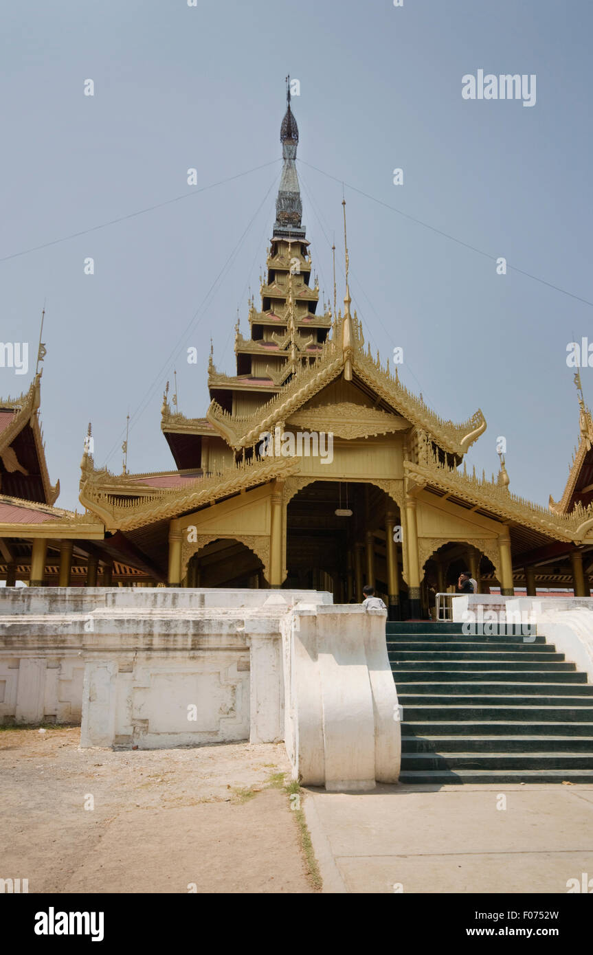 Asien, MYANMAR (BURMA), Mandalay, Königspalast (erbaut von König Mindon 1857 bis 1859, in den 1990er Jahren wieder aufgebaut) Stockfoto