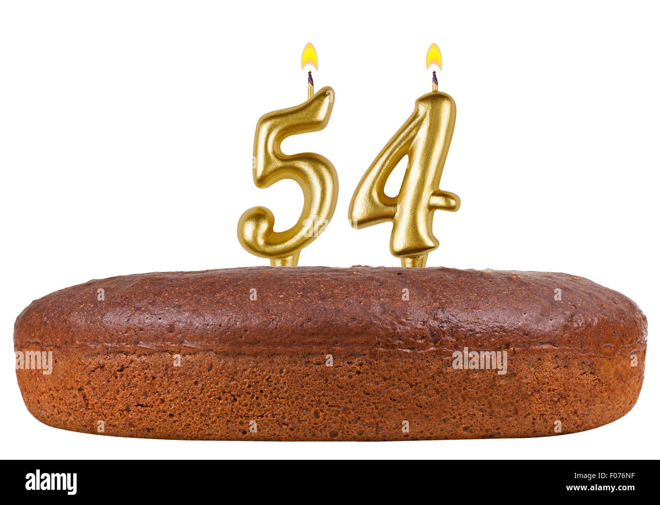 Geburtstagstorte mit Kerzen Nr. 54 isoliert auf weißem Hintergrund Stockfoto
