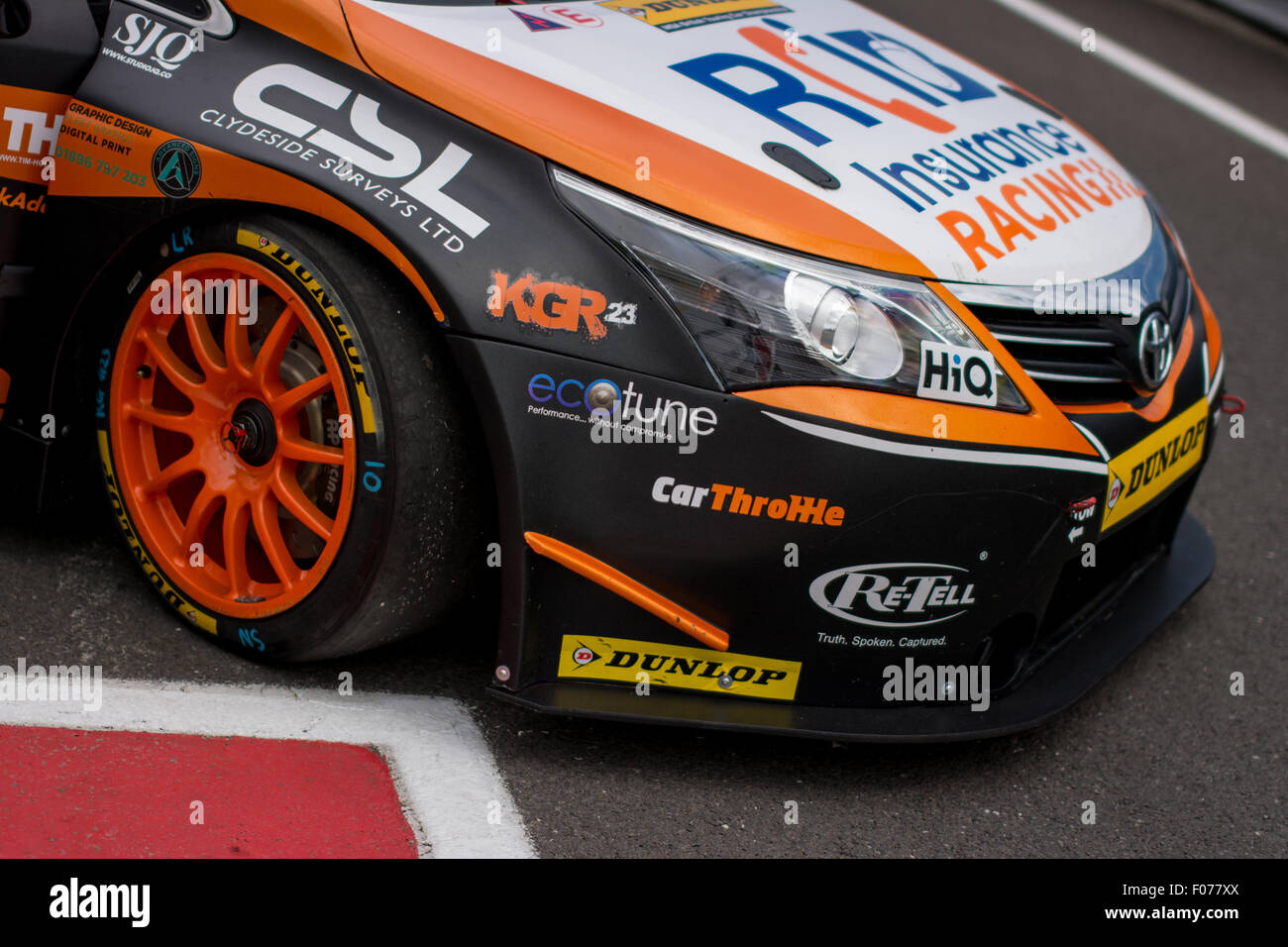 Norwich, Norfolk, Großbritannien. 9. August 2015. Eine Detail-Ansicht von der Vorderseite der RCIB Versicherung Racing Toyota Avensis, angetrieben von Kieran Gallagher während der Dunlop MSA British Touring Car Championship in Snetterton Circuit am 9. August 2015 in NORWICH, NORFOLK, Großbritannien (Foto: Gergo Toth / Alamy Live News) Credit: Gergo Toth/Alamy Live News Stockfoto