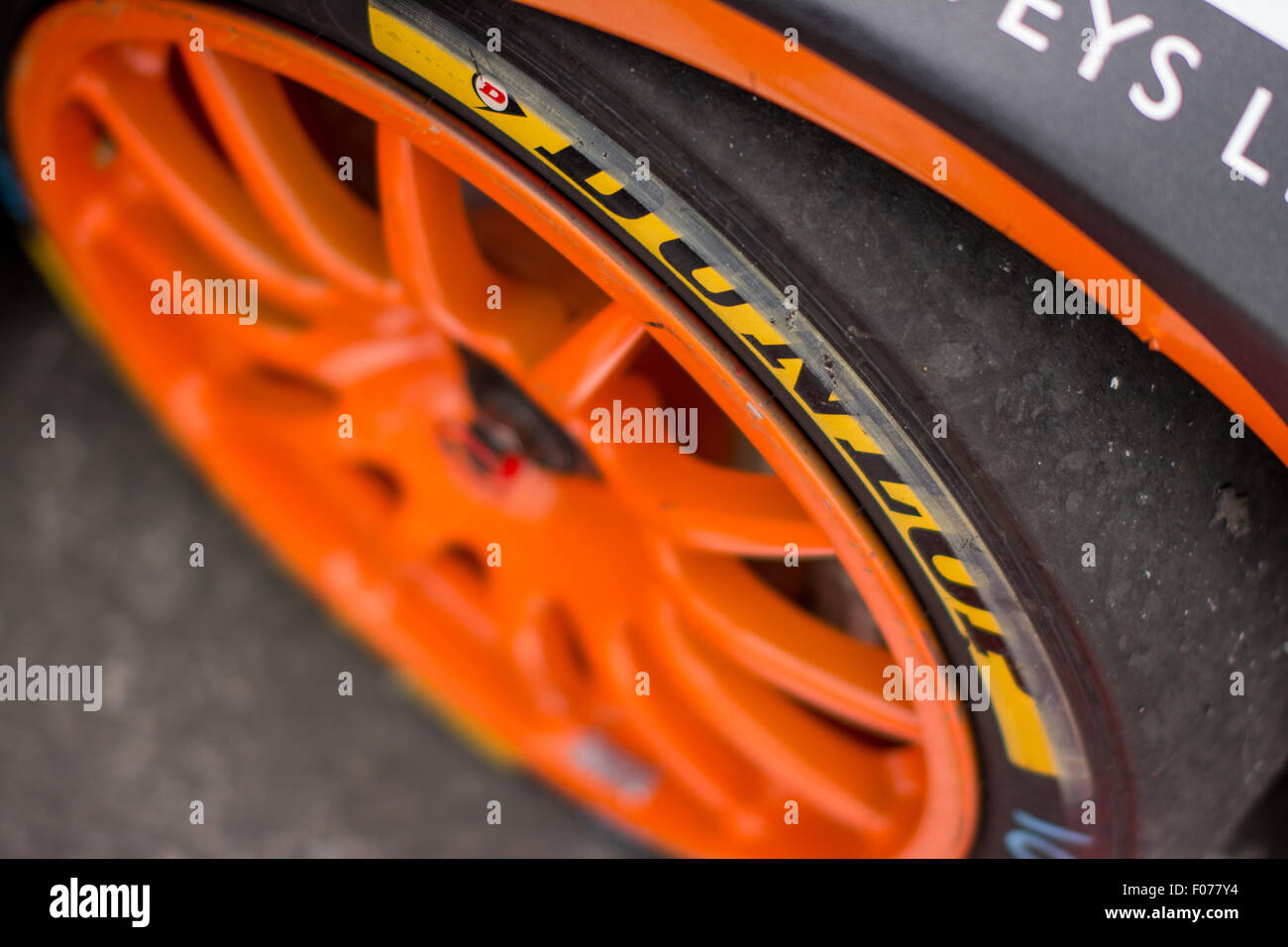 Norwich, Norfolk, Großbritannien. 9. August 2015. Eine Detail-Ansicht von der Vorderseite der RCIB Versicherung Racing Toyota Avensis, angetrieben von Kieran Gallagher während der Dunlop MSA British Touring Car Championship in Snetterton Circuit am 9. August 2015 in NORWICH, NORFOLK, Großbritannien (Foto: Gergo Toth / Alamy Live News) Credit: Gergo Toth/Alamy Live News Stockfoto
